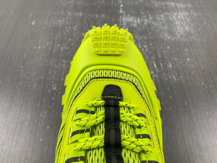 MONCLER TRAILGRIP GORE-TEX