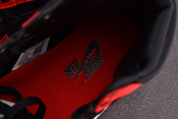 Air Jordan 1 High OG WMNS Satin Bred FD4810-061