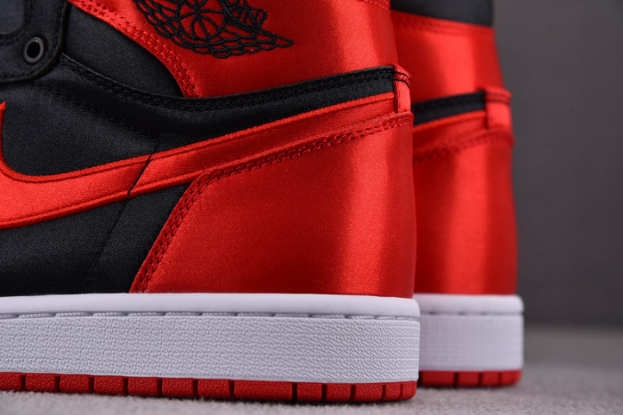 Air Jordan 1 High OG WMNS Satin Bred FD4810-061