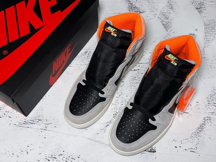 Air Jordan 1 Retro High OG “Neutral Grey” 555088-018