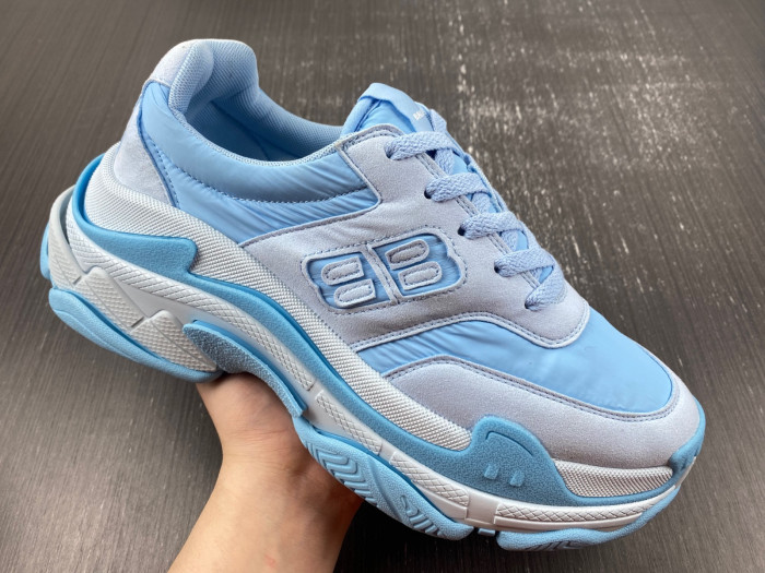 BLCG SNEAKER TRIPLE.S.