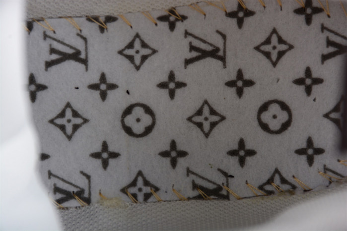 LO1_VTS ARCHLIGHT SNEAKER