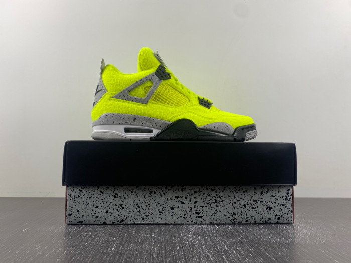 Air Jordan 4 Retro DV6773-700