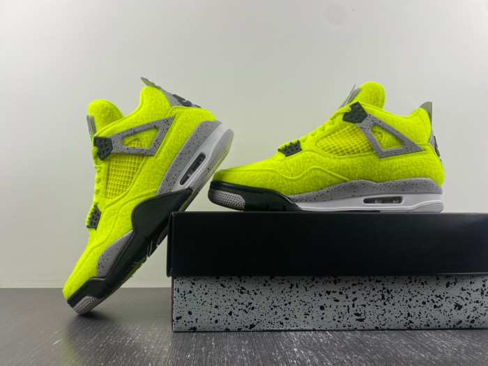 Air Jordan 4 Retro DV6773-700