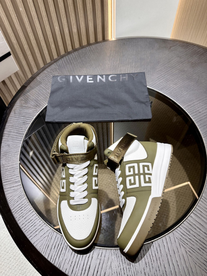 GIVENCHY SNEAKER