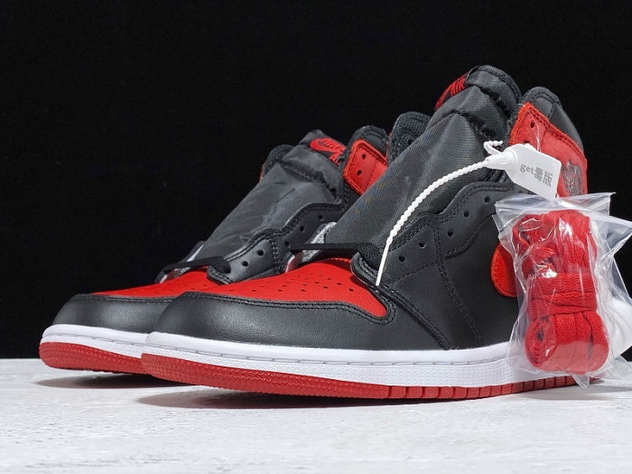 Air Jordan 1 Retro High OG “Banned” 555088-001