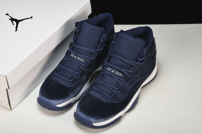 Air Jordan 11 WMNS "Midnight Navy" AR0715-441