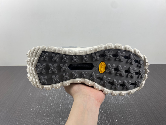 MONCLER TRAILGRIP GORE-TEX