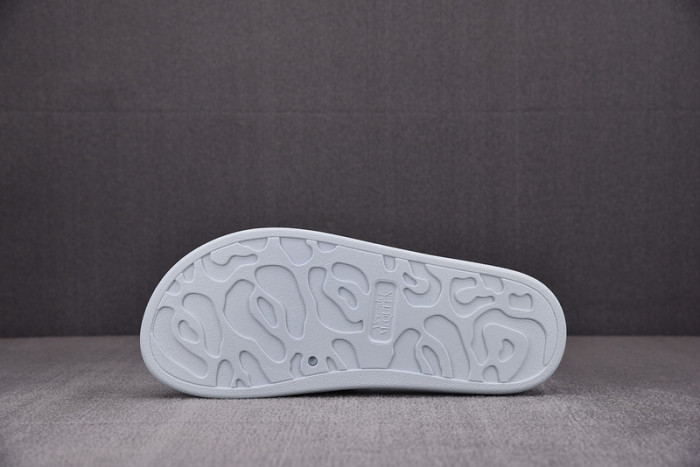 A1exa*der Mcqv*en SANDALS