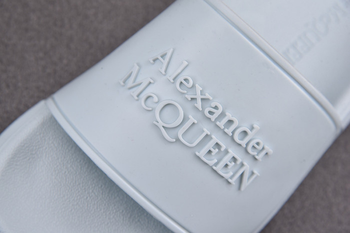 A1exa*der Mcqv*en SANDALS