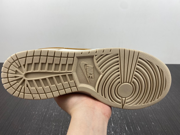 Nike Dunk Low WMNS Gold Swish DX5930-001
