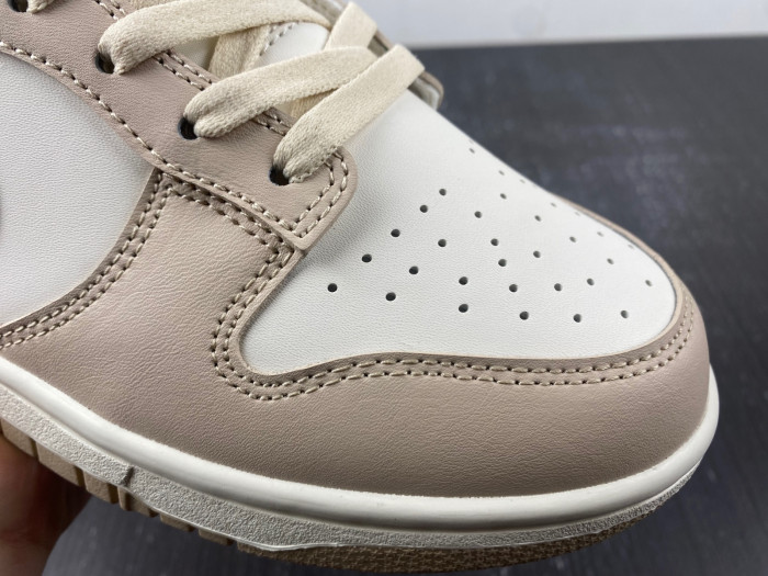 Nike Dunk Low WMNS Gold Swish DX5930-001