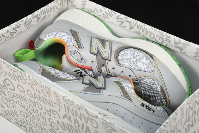 New Balance ML2002RGD