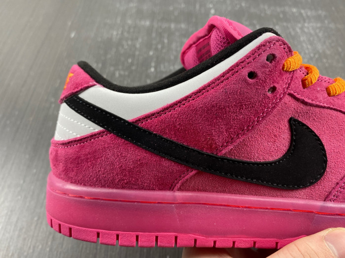 Powerpuff Girls x Nike SB Dunk Low “Buttercup” FZ8319-600