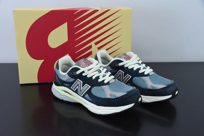 New Balance M990TE3