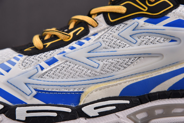 Off-White c/o Virgil Abloh