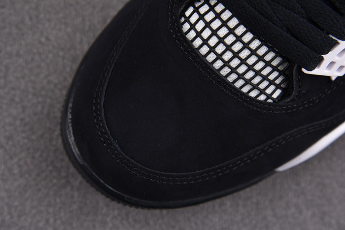 AIR JORDAN 4 "WHITE THUNDER" FQ8138-001