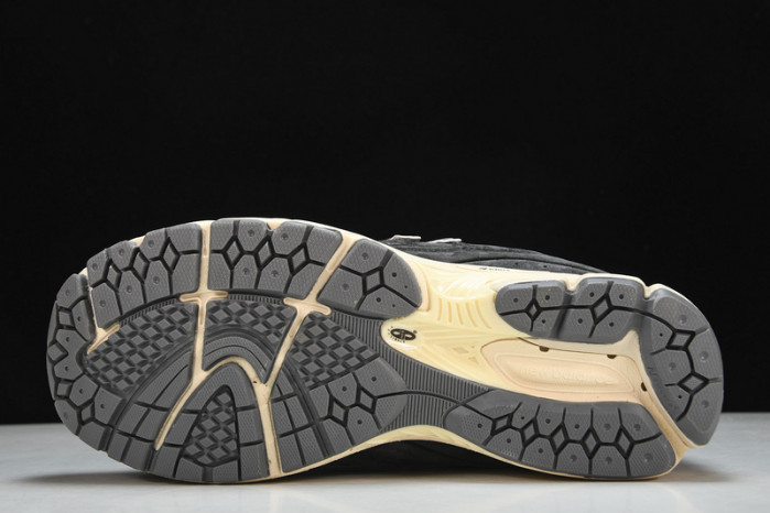 New Balance M2002RHO