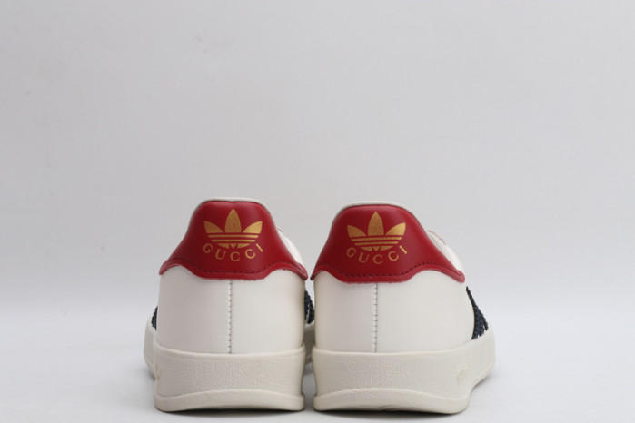 Gv*c* X ADIDA* SNEAKER