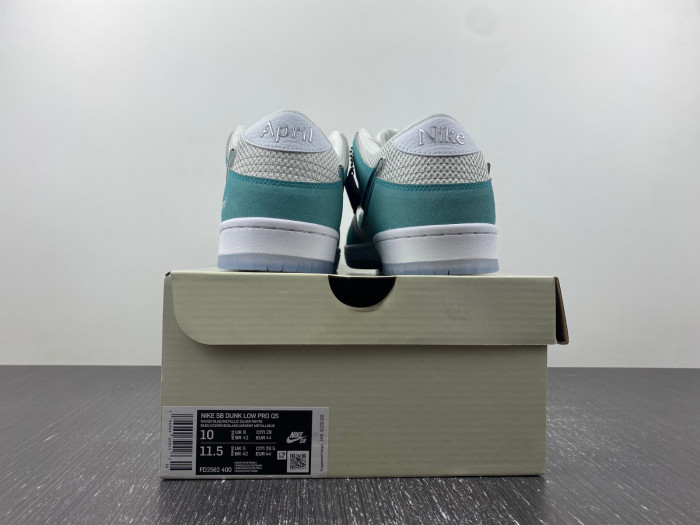 April Skateboards X Dunk Low SB 