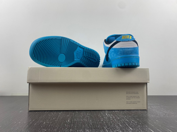 Powerpuff Girls x Nike SB Dunk Low “Buttercup” FZ8319-300