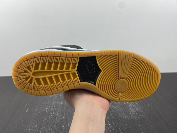 Nike SB Dunk Low Black Gum