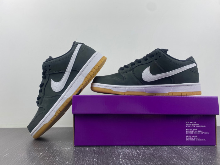 Nike SB Dunk Low Black Gum