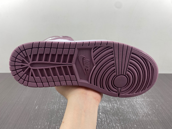 Air Jordan 1 High OG “Mauve” DZ5485-105