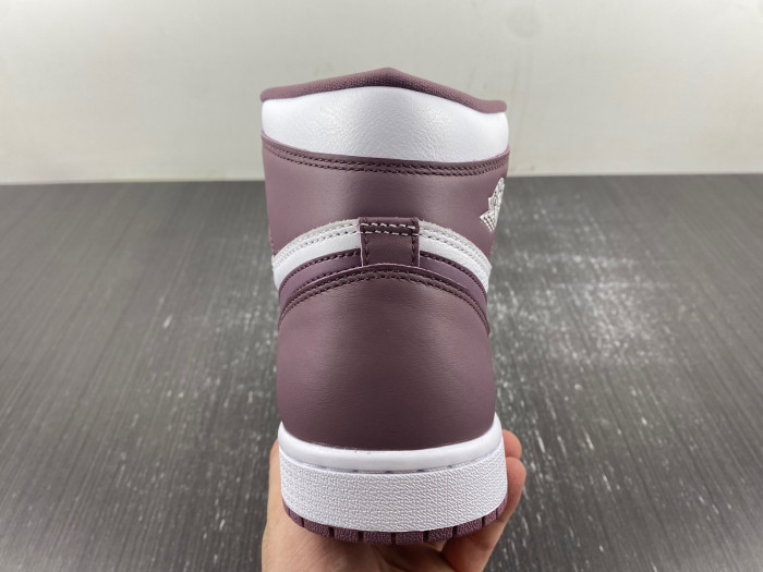 Air Jordan 1 High OG “Mauve” DZ5485-105