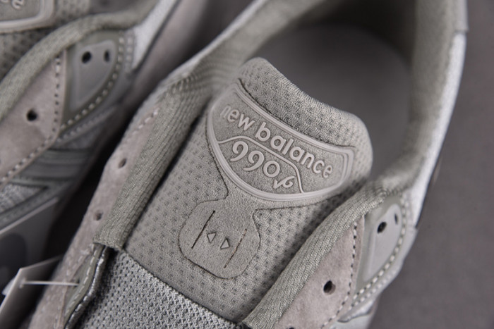 WTAPS X NEW BALANCE 990V6 / M990WT6