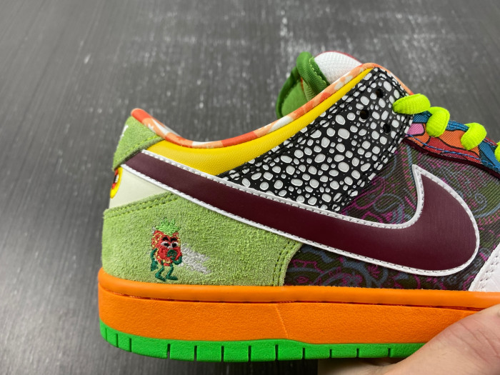 Nike Dunk Low WHAT THE PAUL