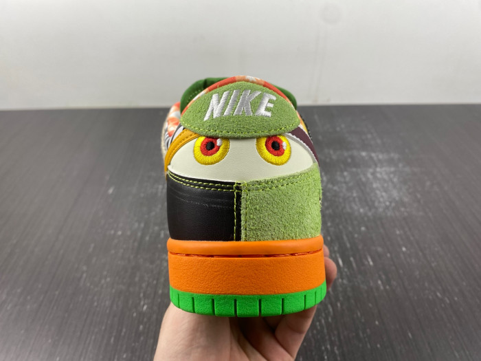 Nike Dunk Low WHAT THE PAUL