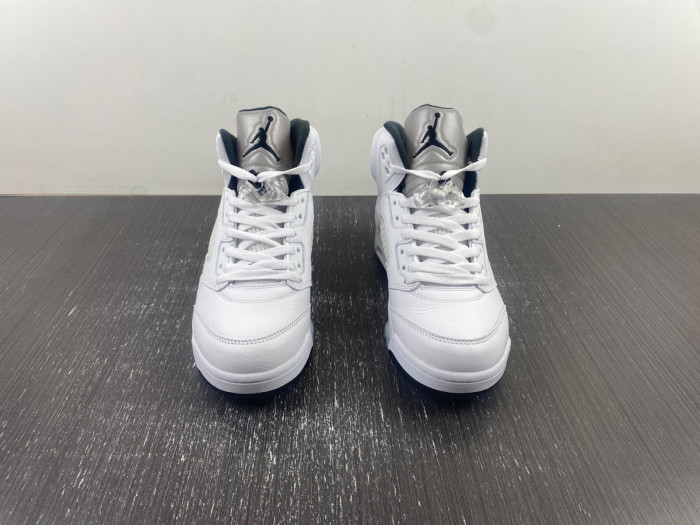 AIR JORDAN 5 "WHITE/BLACK" DD0587-110