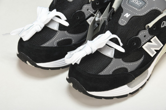 New Balance M992EB