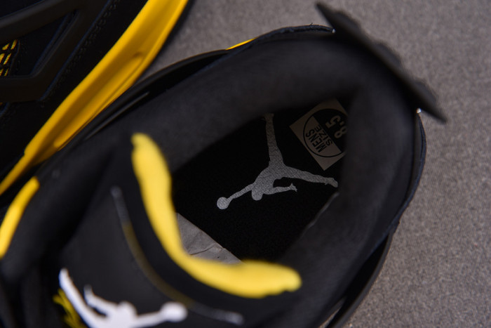 AIR JORDAN 4 RETRO THUNDER (2023) - DH6927-017